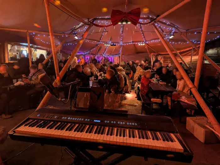Charlie Live au piano lors d’une animation musicale de Noël